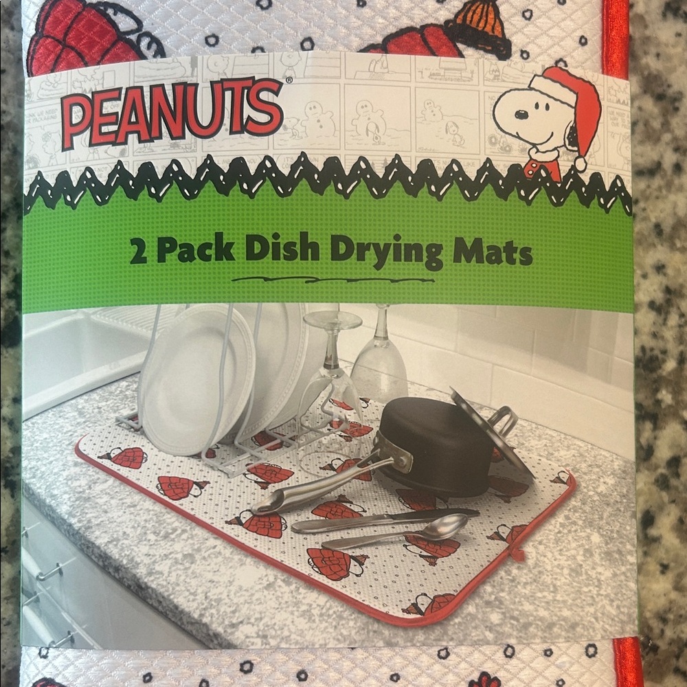 Peanuts Snoopy Red and White Dish Mats - Picture 2 of 3